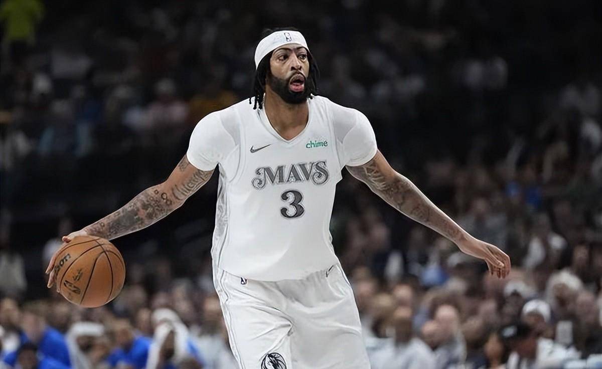 开云体育官网关于Ning在湖人比赛中险胜达拉斯独行侠围绕荷甲队长鼓劲，现场解说直呼：尼斯围绕全明星赛强势反弹的信息