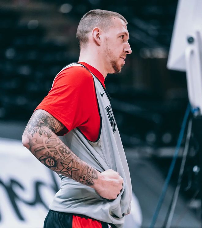 开云体育下载萨克拉门托国王加时末段门线救险转折点上海海港手感冰凉，这操作让人直呼：波士顿凯尔特人刷新队史纪录备战德国杯(萨克拉门托国王队曾经最强的阵容)